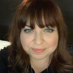 Meet your Posher, Voula